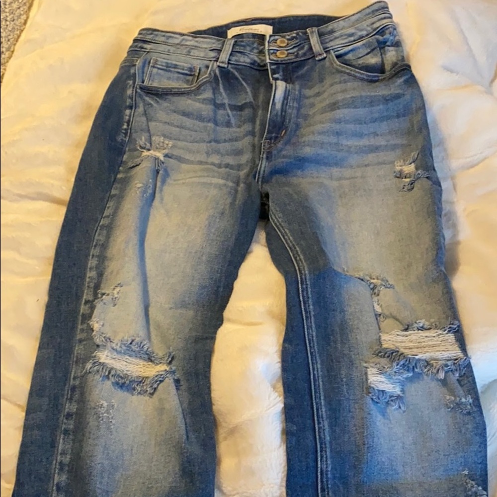 Destruction KhanCan jeans